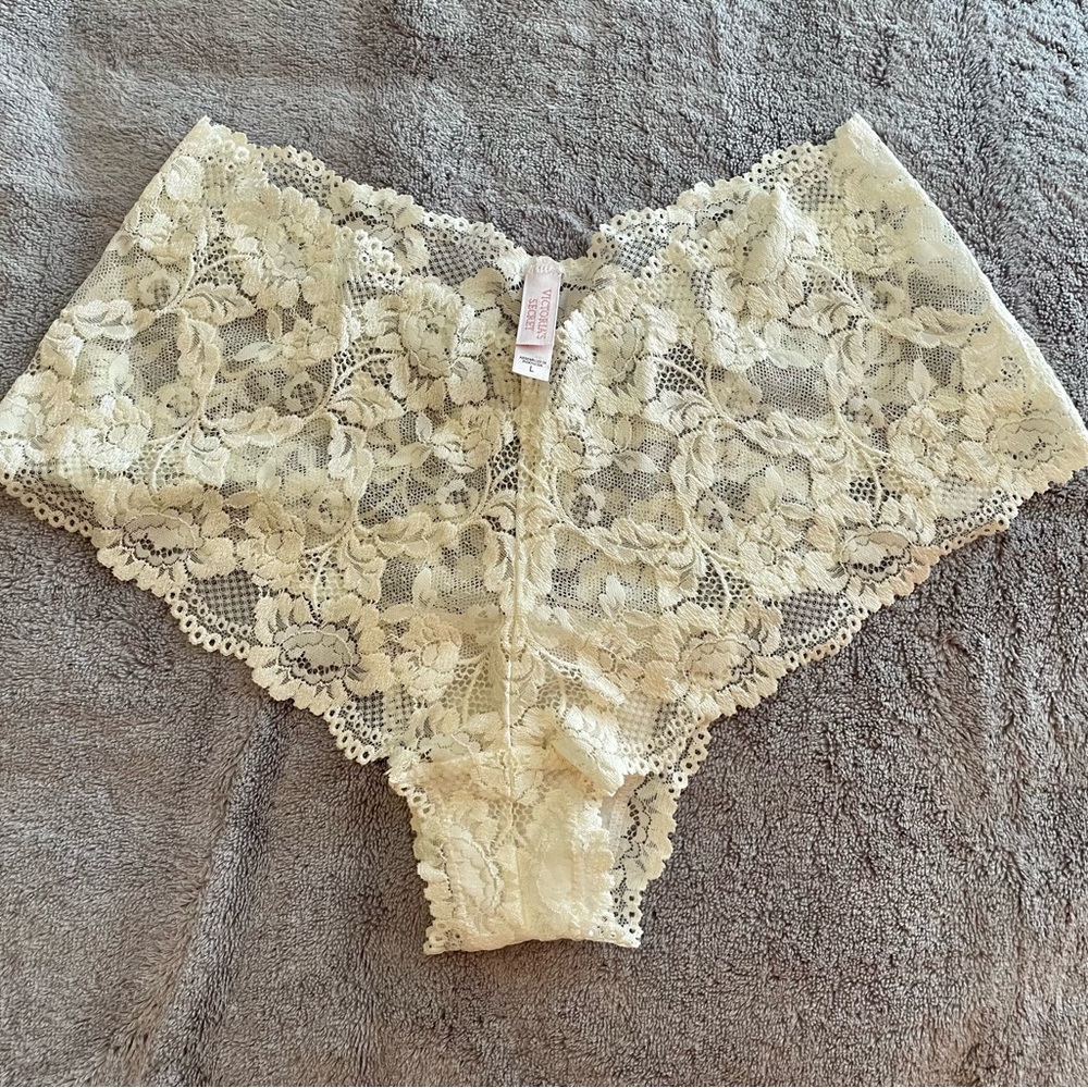 Victoria’s Secret soft-lace CHEEKSTER *creamy-beige* PANTY  Size Large